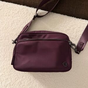 lululemon athletica Belt Bag in Deep Purple